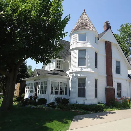 Absolute Elegance Bed And Breakfast-3